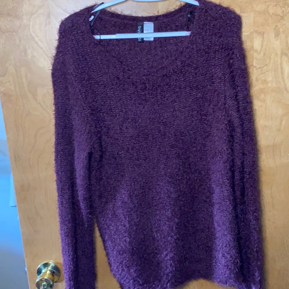 Maroon sweater